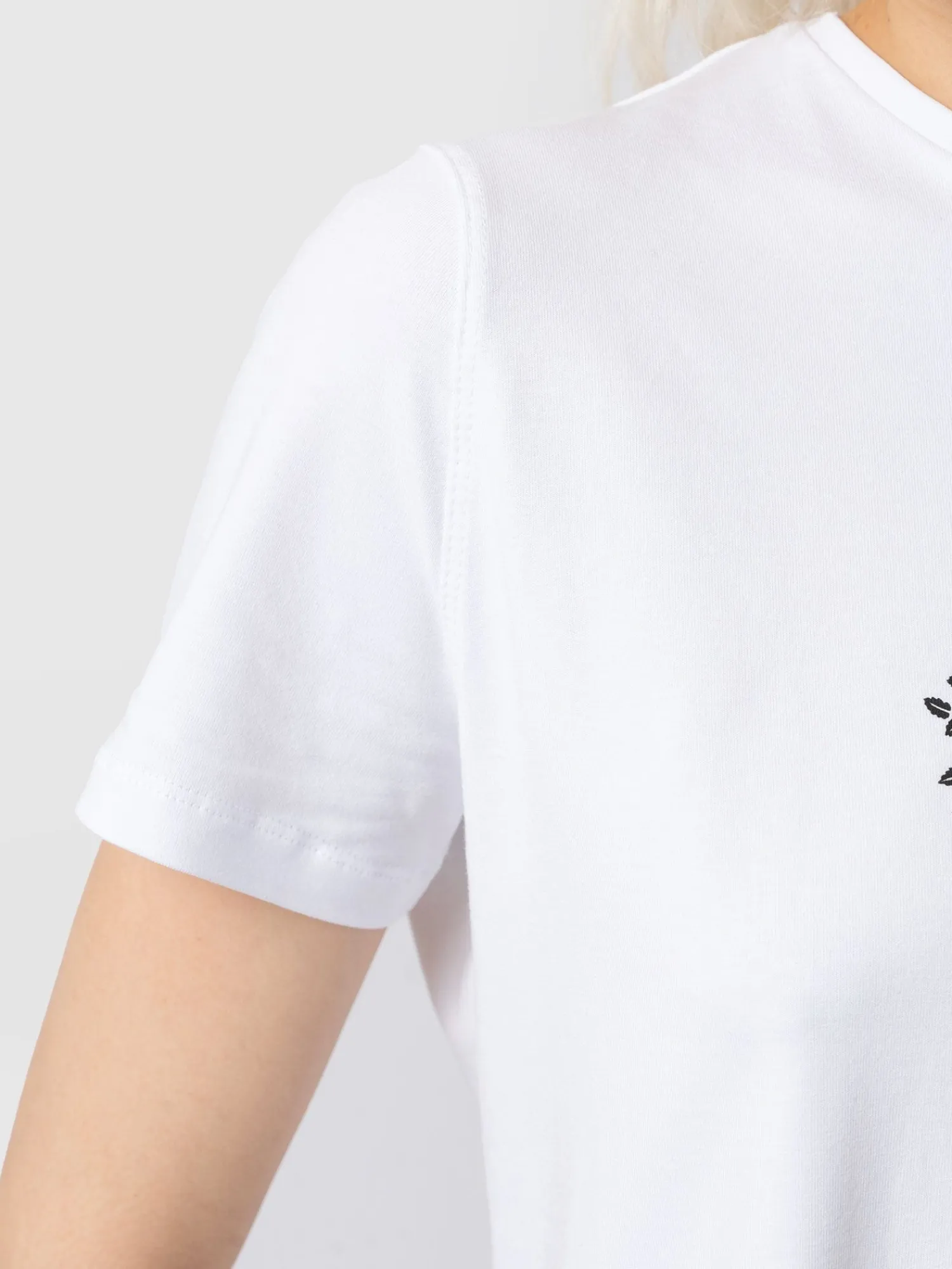 Discount Saint and Sofia Boyfriend Tee - White Skull