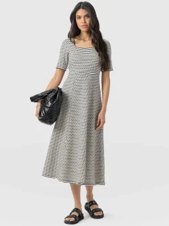 Clearance Saint and Sofia Darcey Short Sleeve Flared Dress - Monochrome Jacquard
