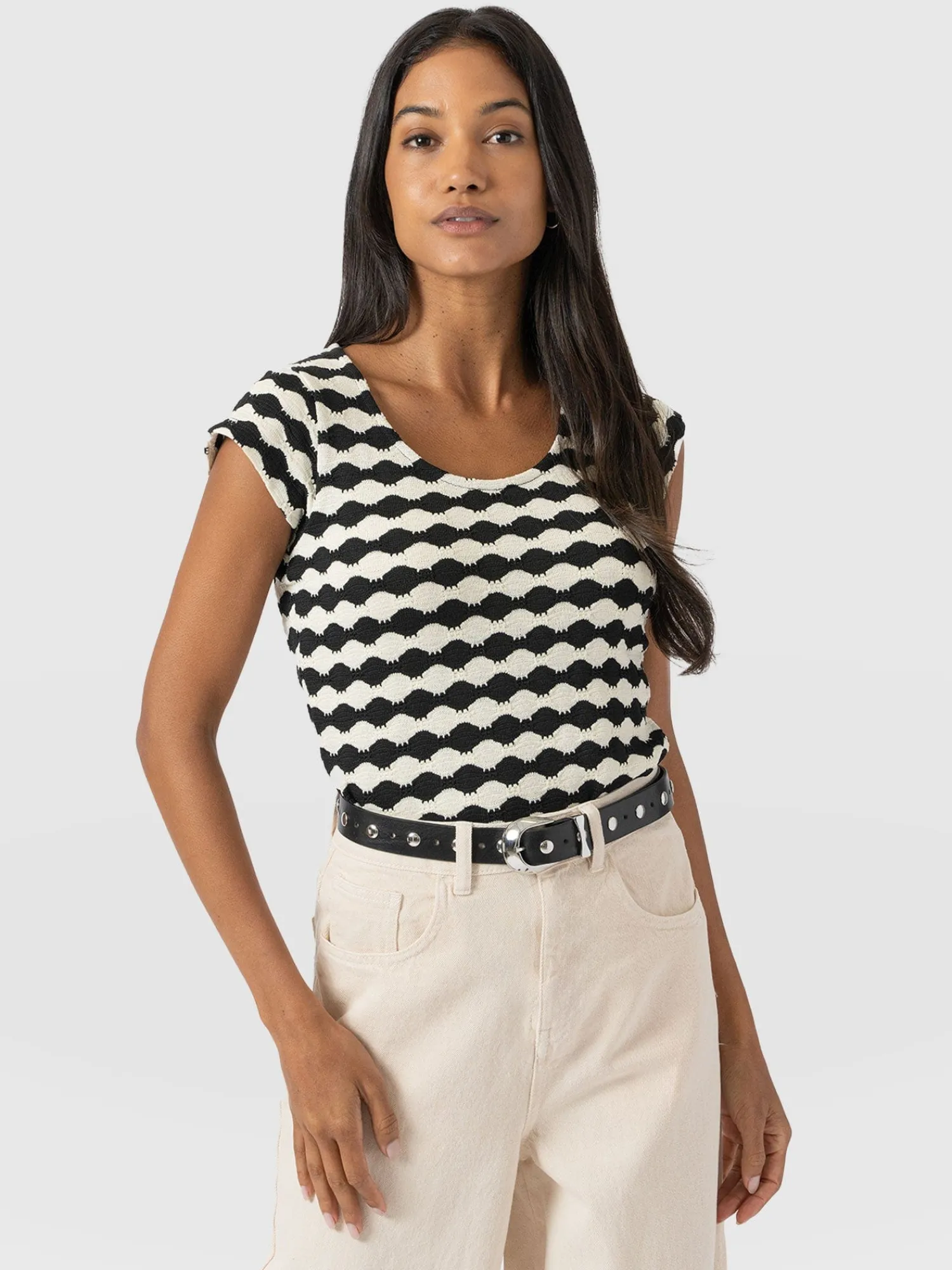 Discount Saint and Sofia Elise Scoop Neck Tee - Black/Cream