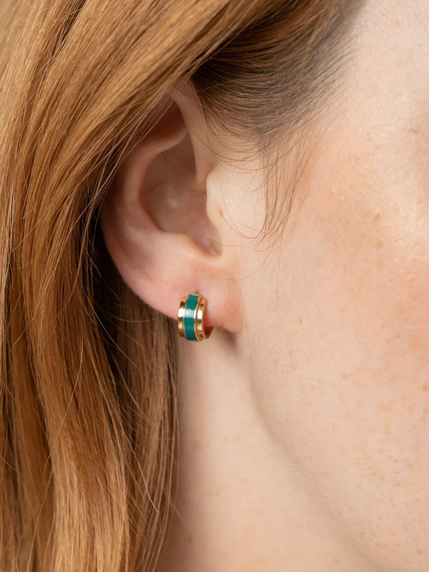 Outlet Saint and Sofia Enamel Stripe Huggie Earrings - Gold/Green