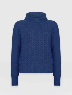 Sale Saint and Sofia Glen Cable Knit Sweater - Blue