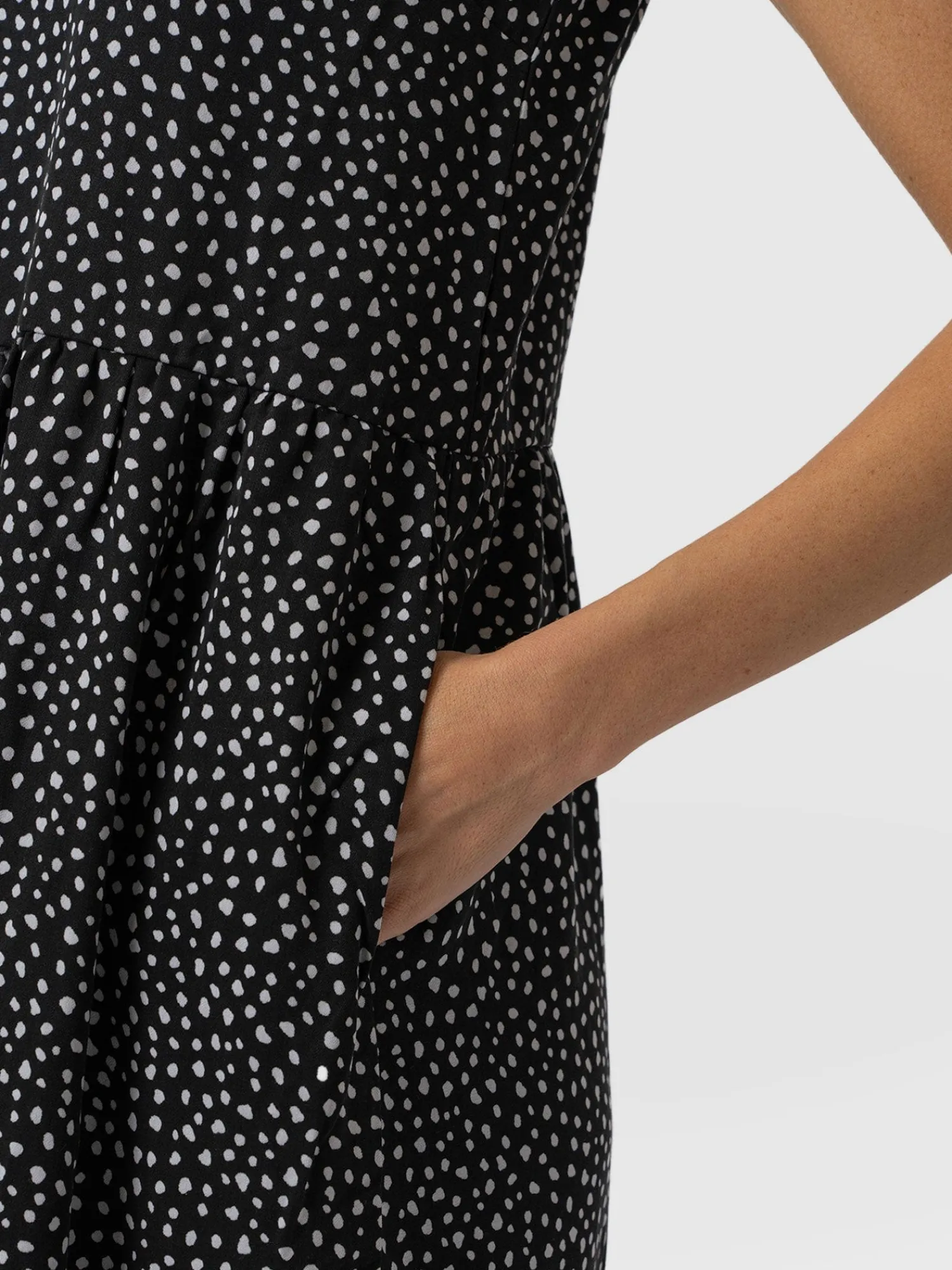 Discount Saint and Sofia Greenwich Dress - Black Spot Tencel