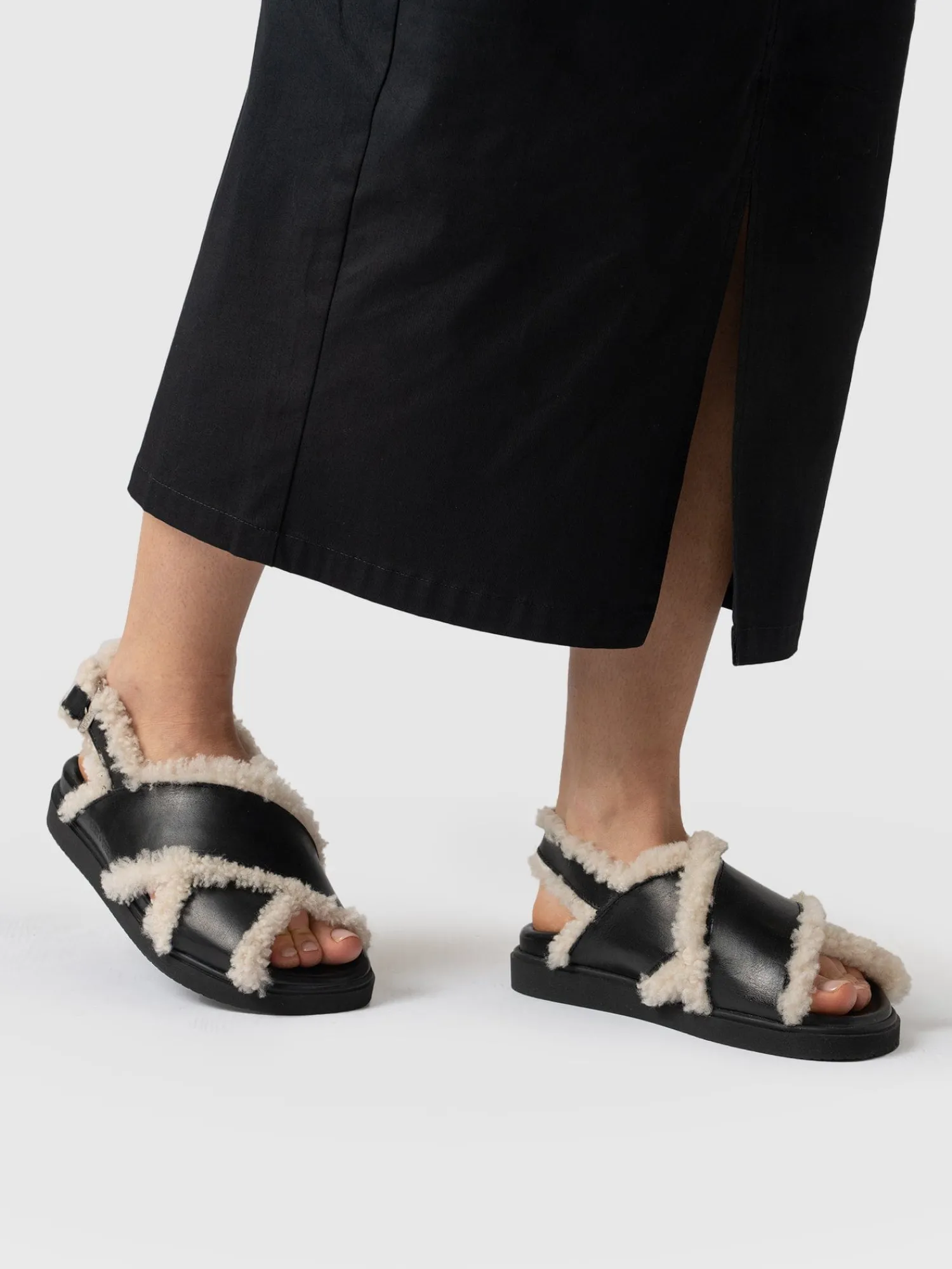 Discount Saint and Sofia Isla Shearling Sandal - Black