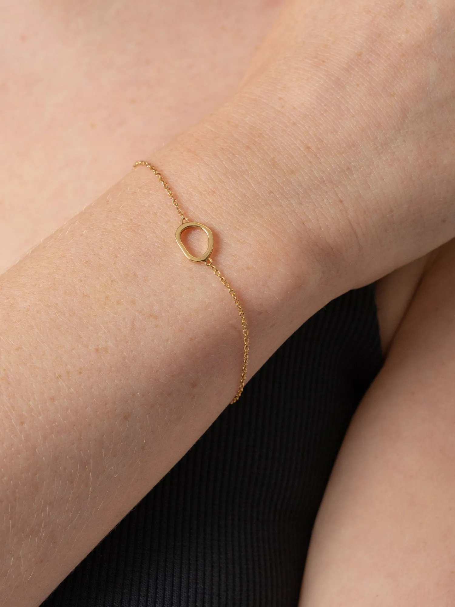 Best Saint and Sofia Organic Open Oval Bracelet - Gold