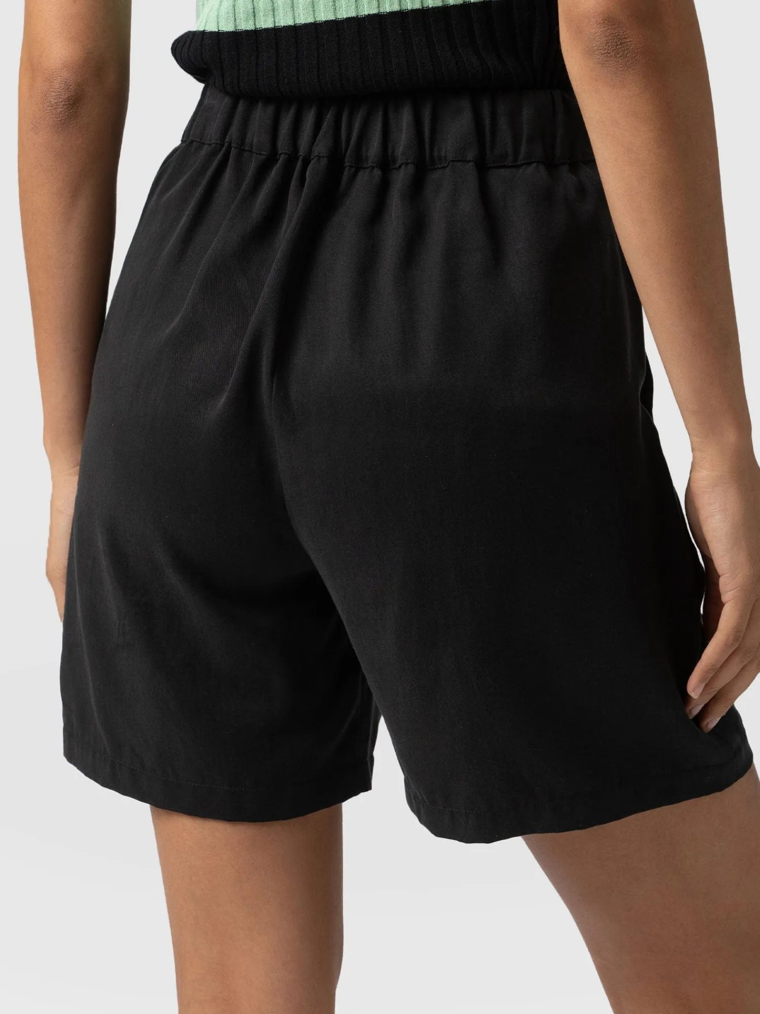 Clearance Saint and Sofia Pimlico Short - Black