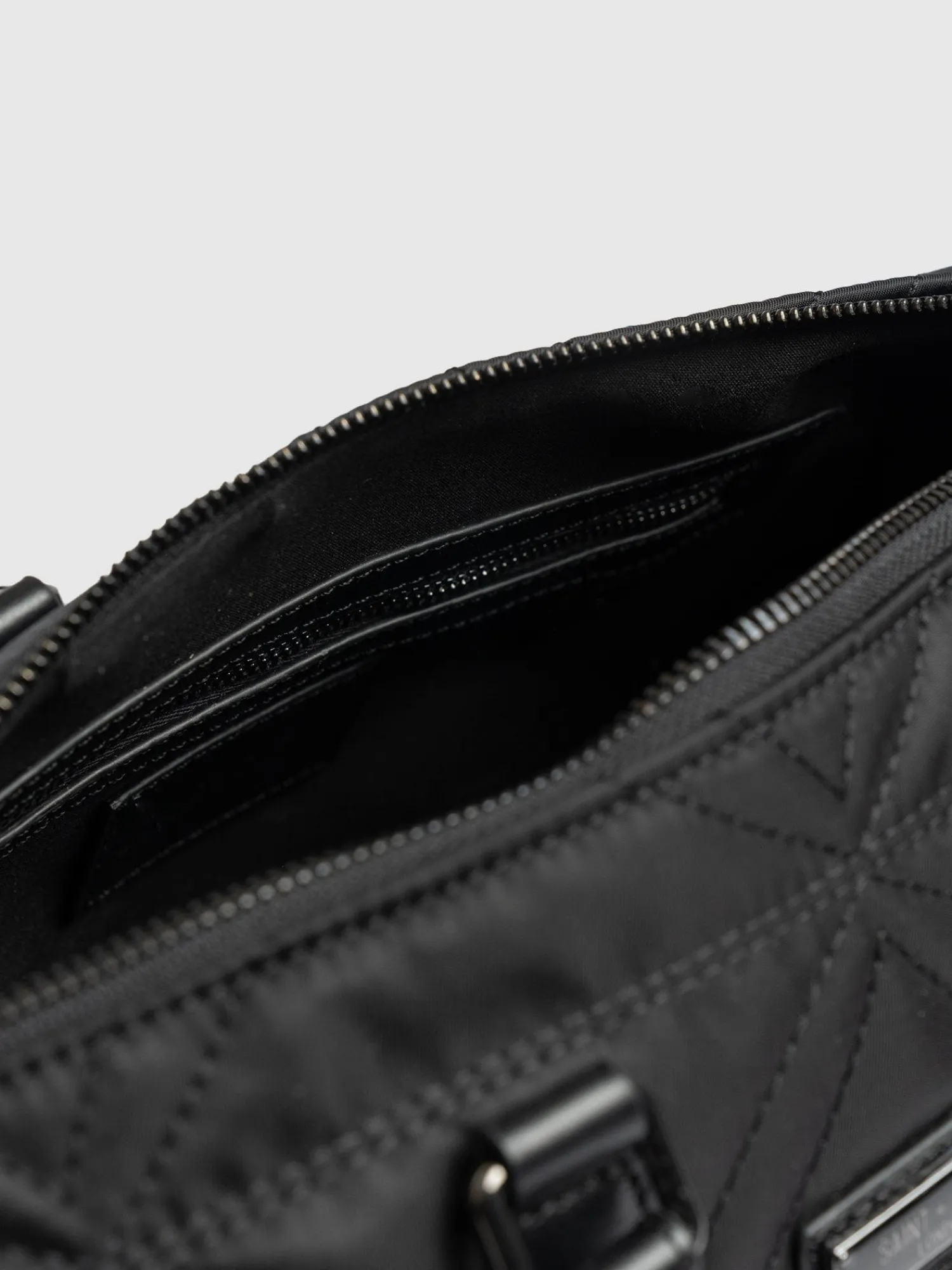 Online Saint and Sofia Quilted Maeve Duffle Bag - Black