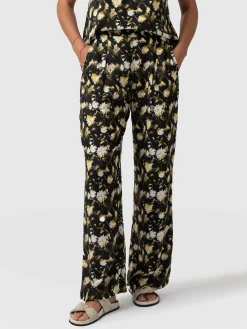 Best Saint and Sofia Rowan Wide Leg Pant - Black Daisy Floral
