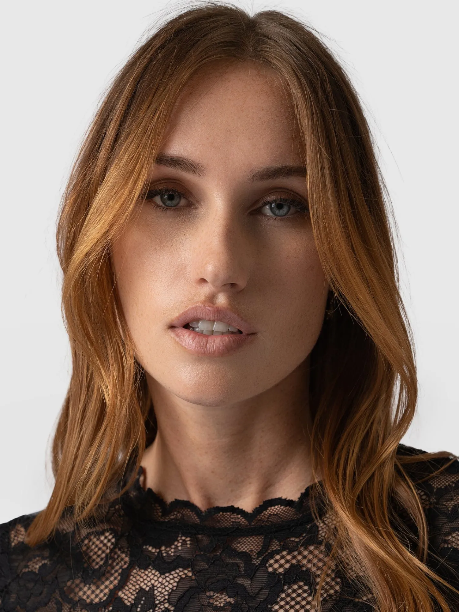 Sale Saint and Sofia Runway Lace Dress - Black