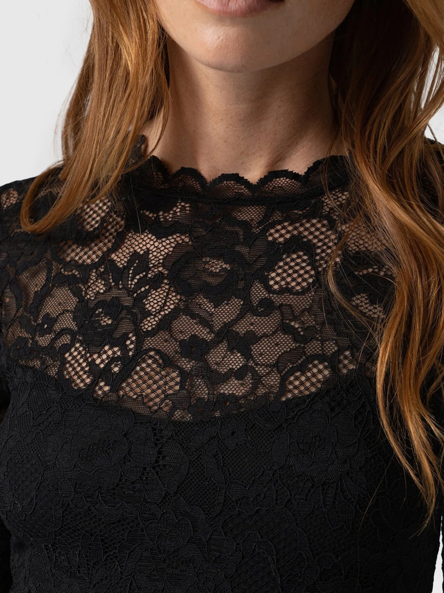 Sale Saint and Sofia Runway Lace Dress - Black