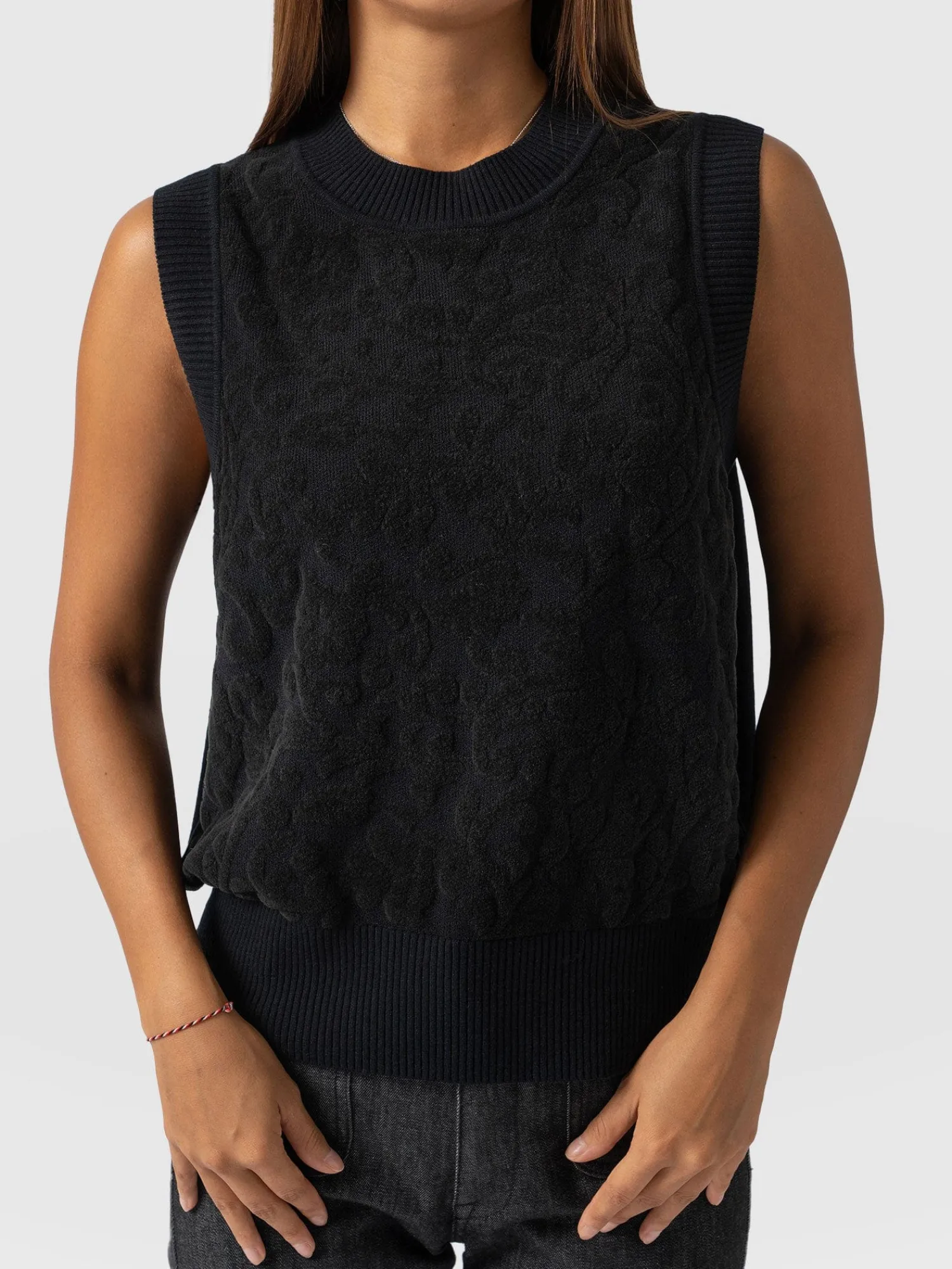 Outlet Saint and Sofia Wren Sleeveless Knit - Black